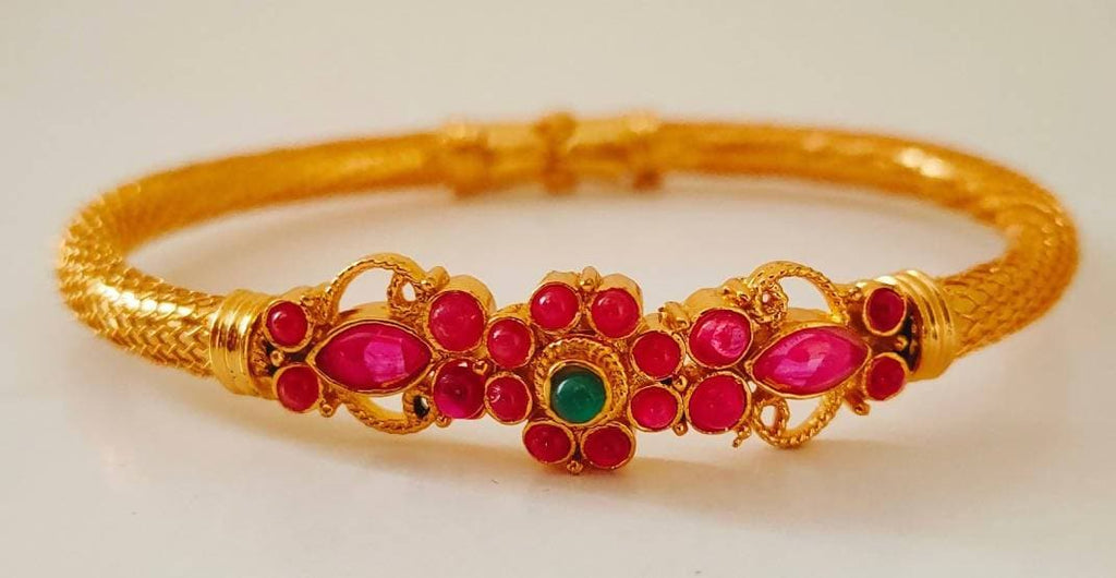 Kemp Open Type Bracelet | Grocsy
