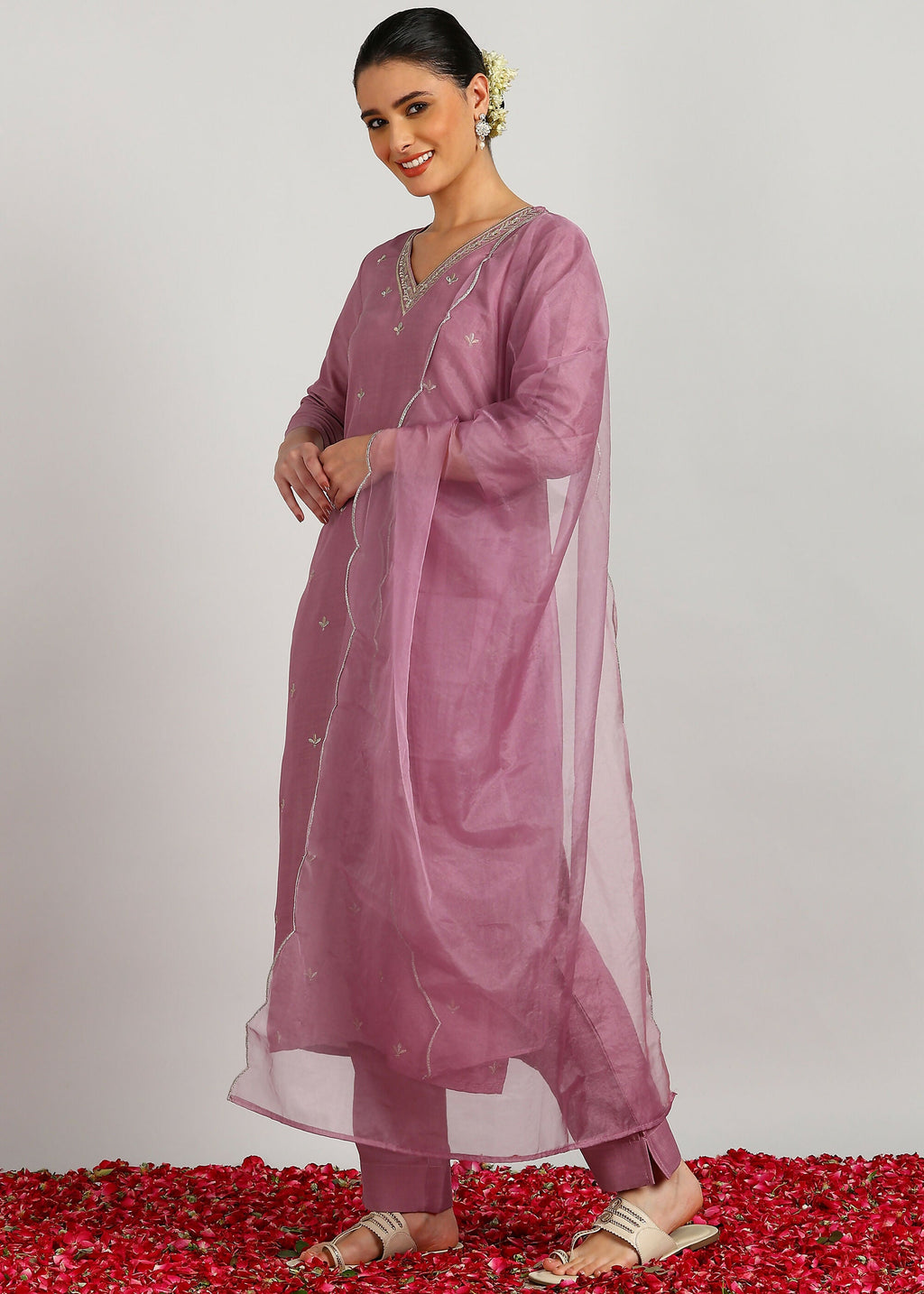 Aavyora Women’s Lavender Embroidered Kurta Set with Dupatta | Grocsy