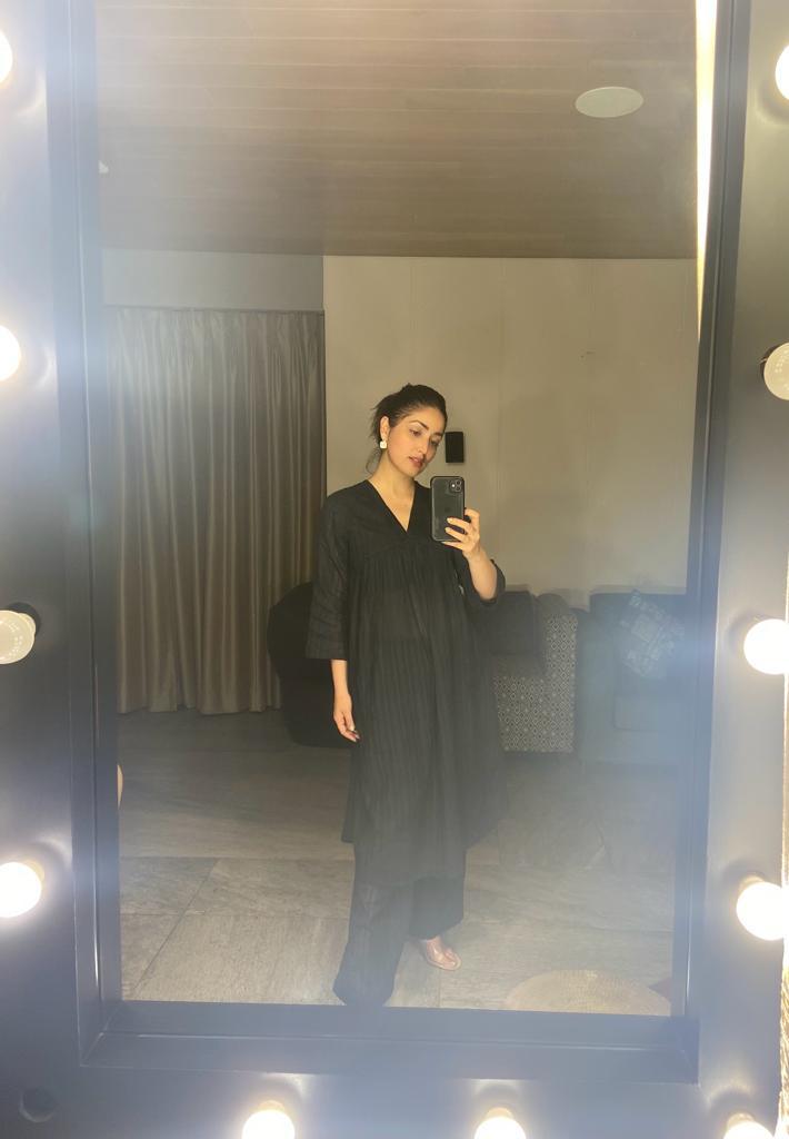 trueBrowns Black Dobby Flared Slit Kurta Pant Set | Grocsy