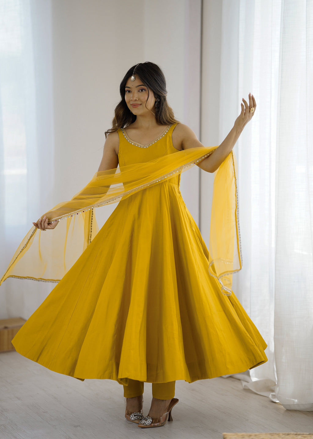 Lorenvalley Fashion Yellow Pure Romansilk Chanderi Fabric Yoke Fancy Lace Work Anarkali Kurta Pant With Dupatta Set | Grocsy