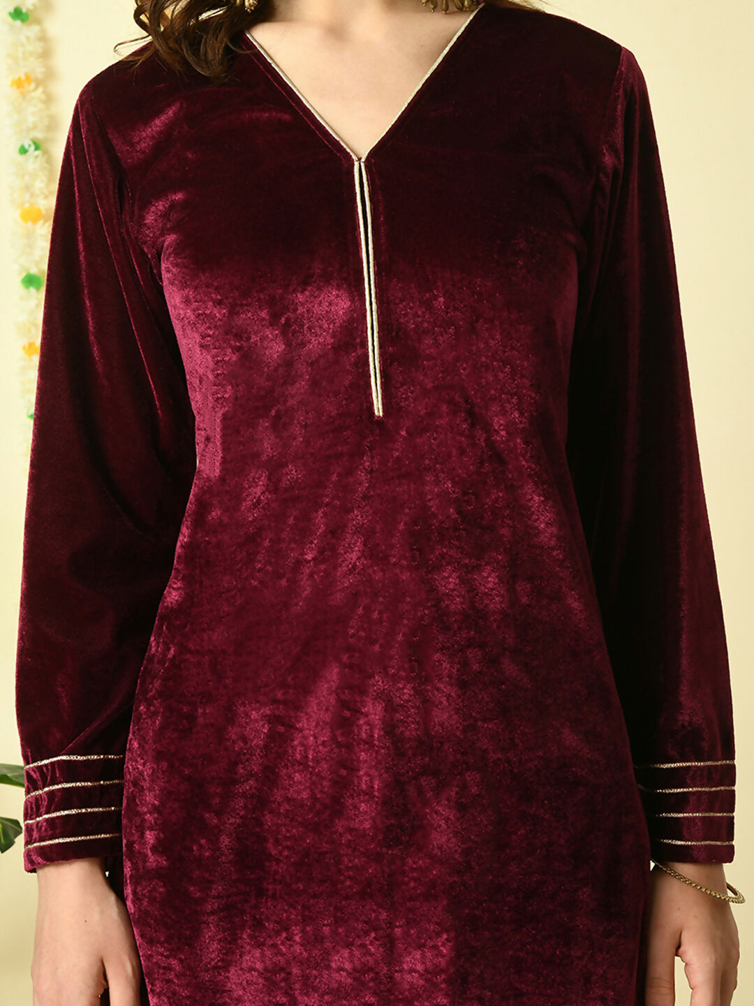 Myshka Women's Magenta Velvet Kurta With Trousers Party Sets | Grocsy