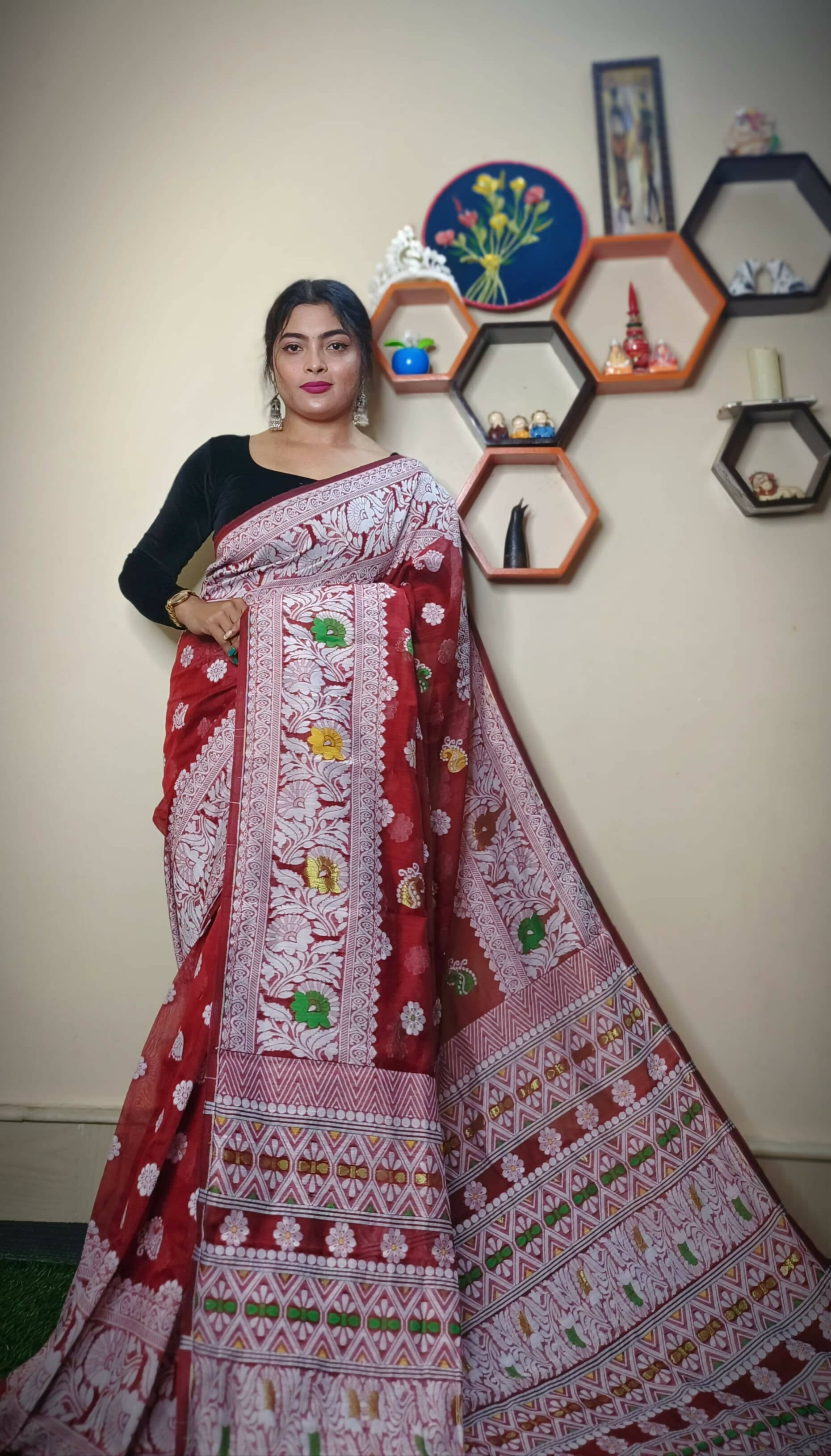 Exclusive Collection Handloom Dhakai Jamdani Saree - Maroon | Grocsy