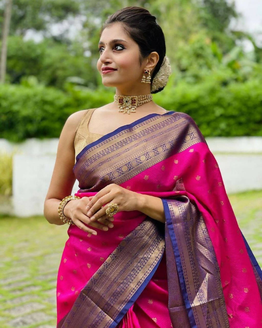 DEIANA'S Beautiful Designer Golden zari Soft Lichi Silk Saree - Pink | Grocsy