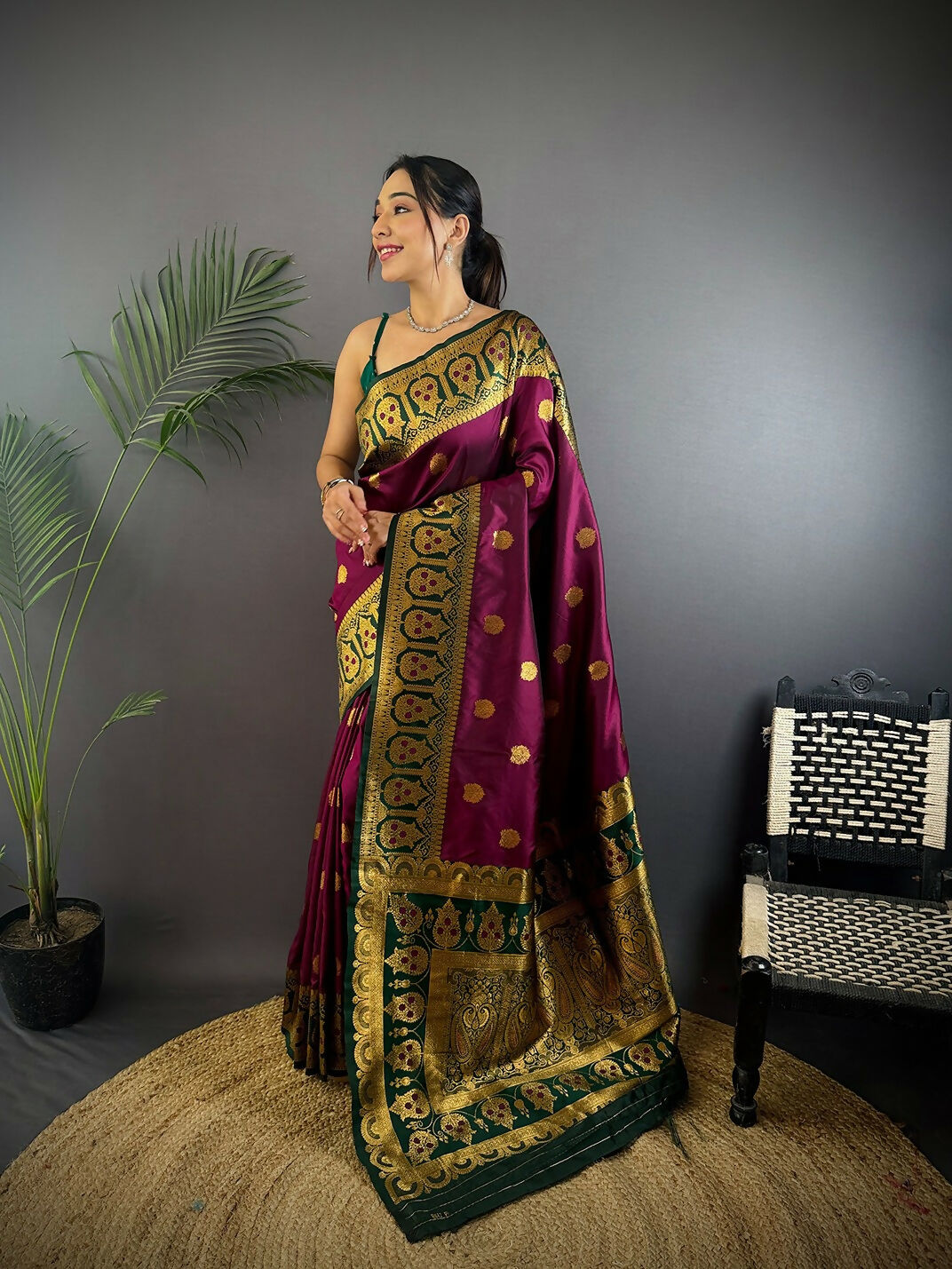 Joban Fashion Green Butti Banarasi Silk Sarees | Grocsy