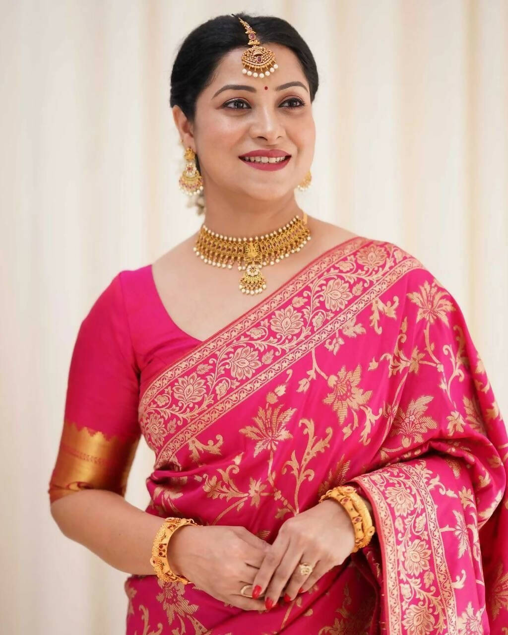 DEIANA'S Beautiful Designer Golden zari Soft Lichi Silk Saree - Pink | Grocsy