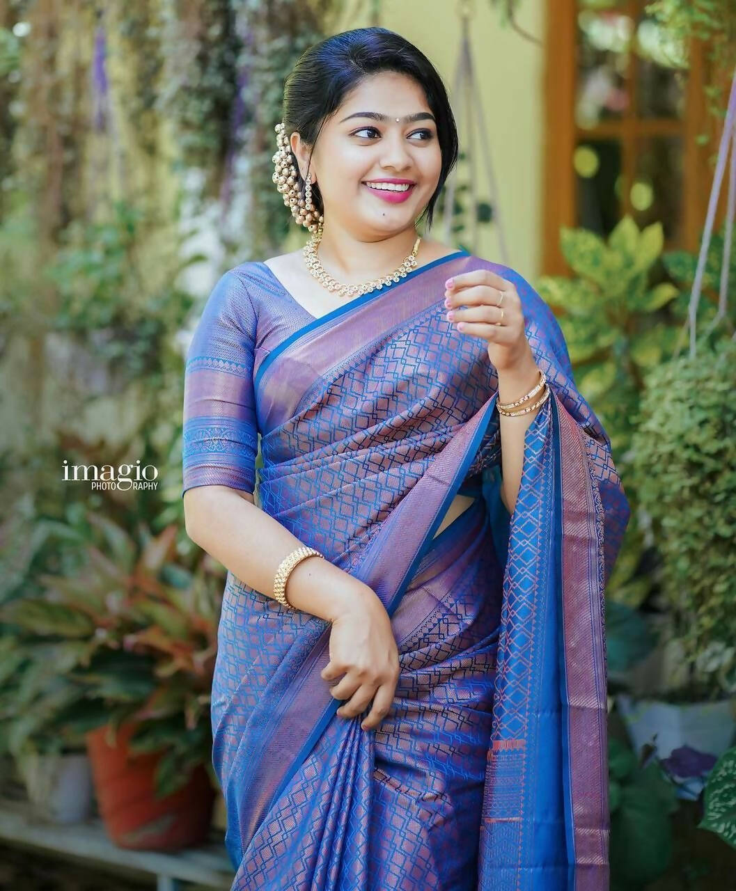 DEIANA'S Beautiful Designer Golden zari Soft Lichi Silk Saree - Blue | Grocsy