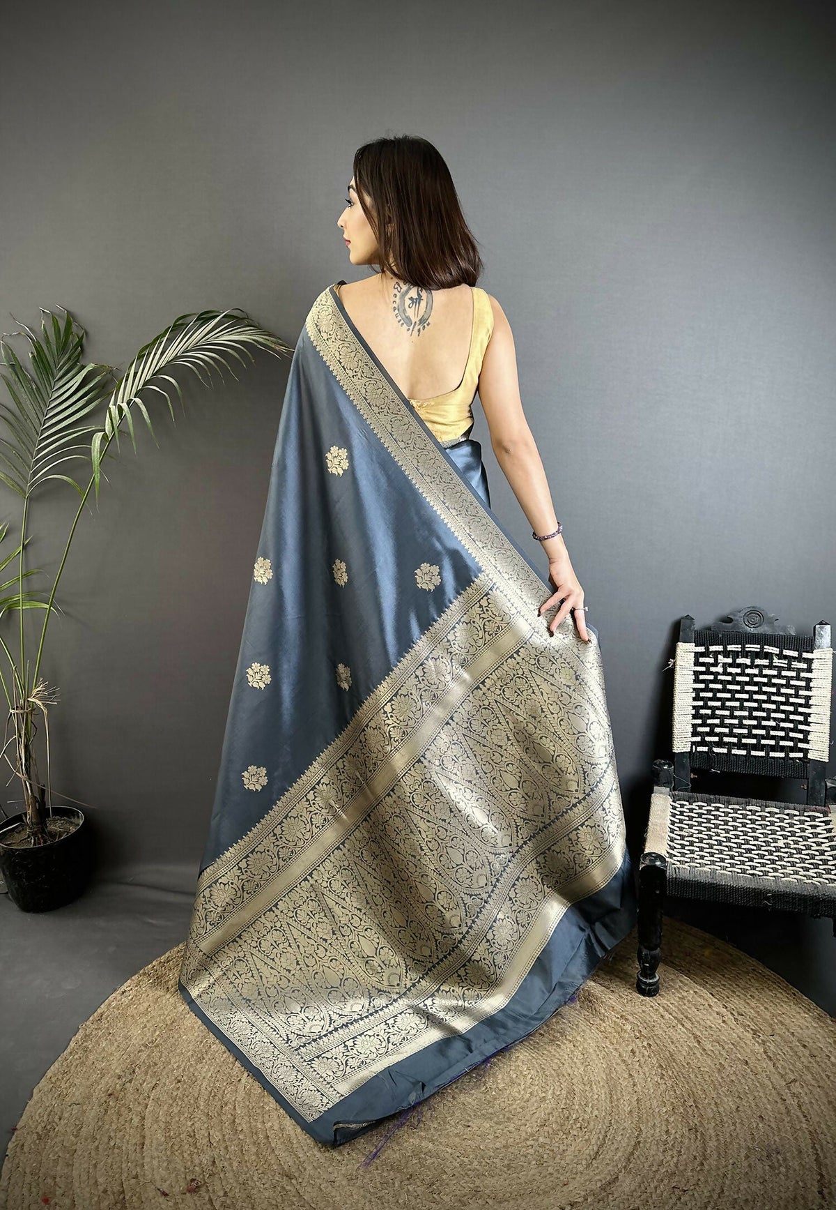 Joban Fashion Grey Floral Jacquard Woven Design Cotton Silk Banarasi Silk Saree | Grocsy