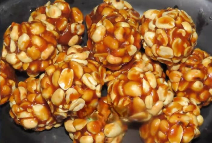 Godavari Vantillu Peanut ladoo/ Palli Undalu / Bellam Verusenaga Pappu Undalu | Grocsy