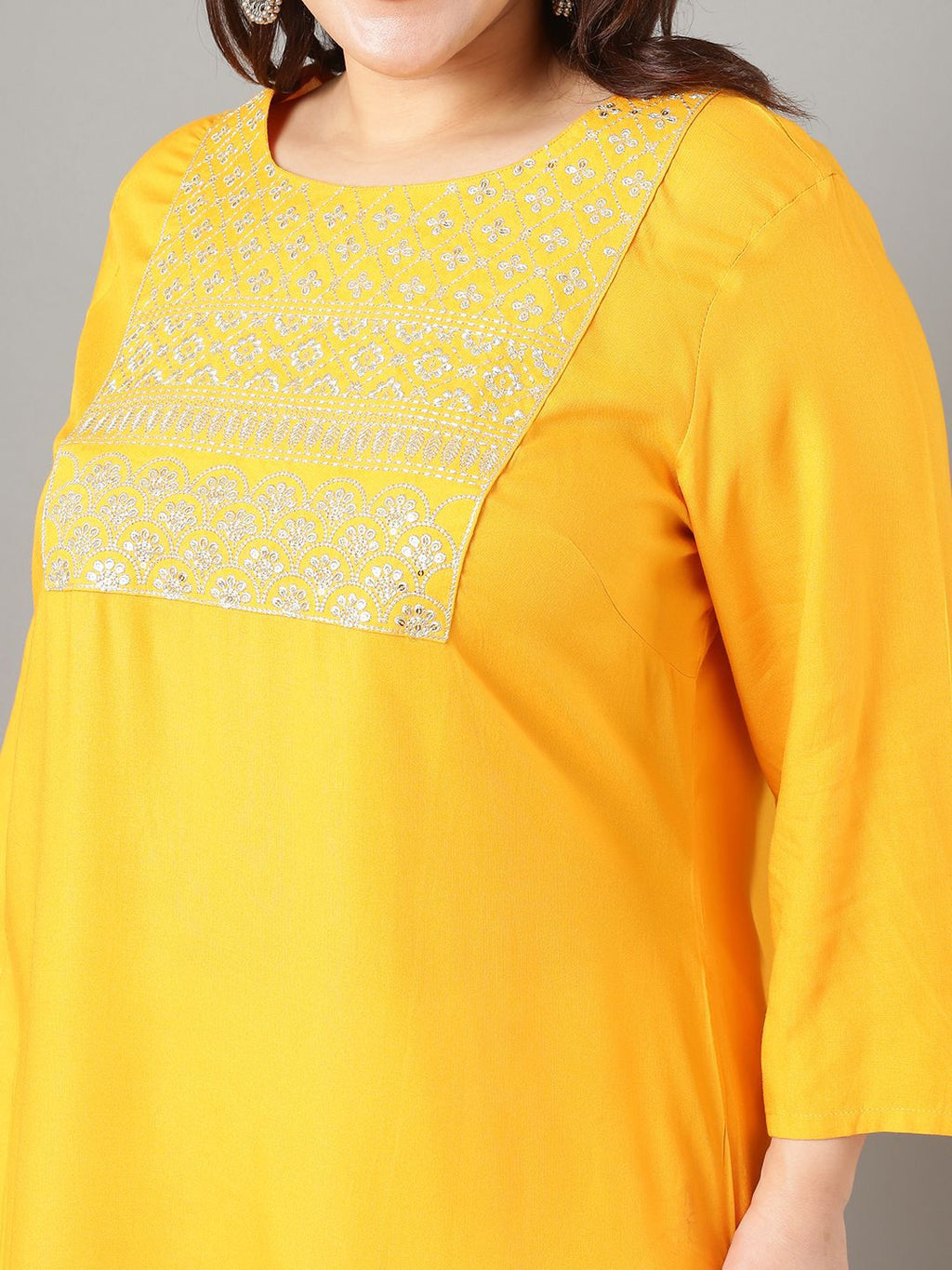Sztori Plus Size Floral Embroidered Sequinned Straight Kurta | Grocsy