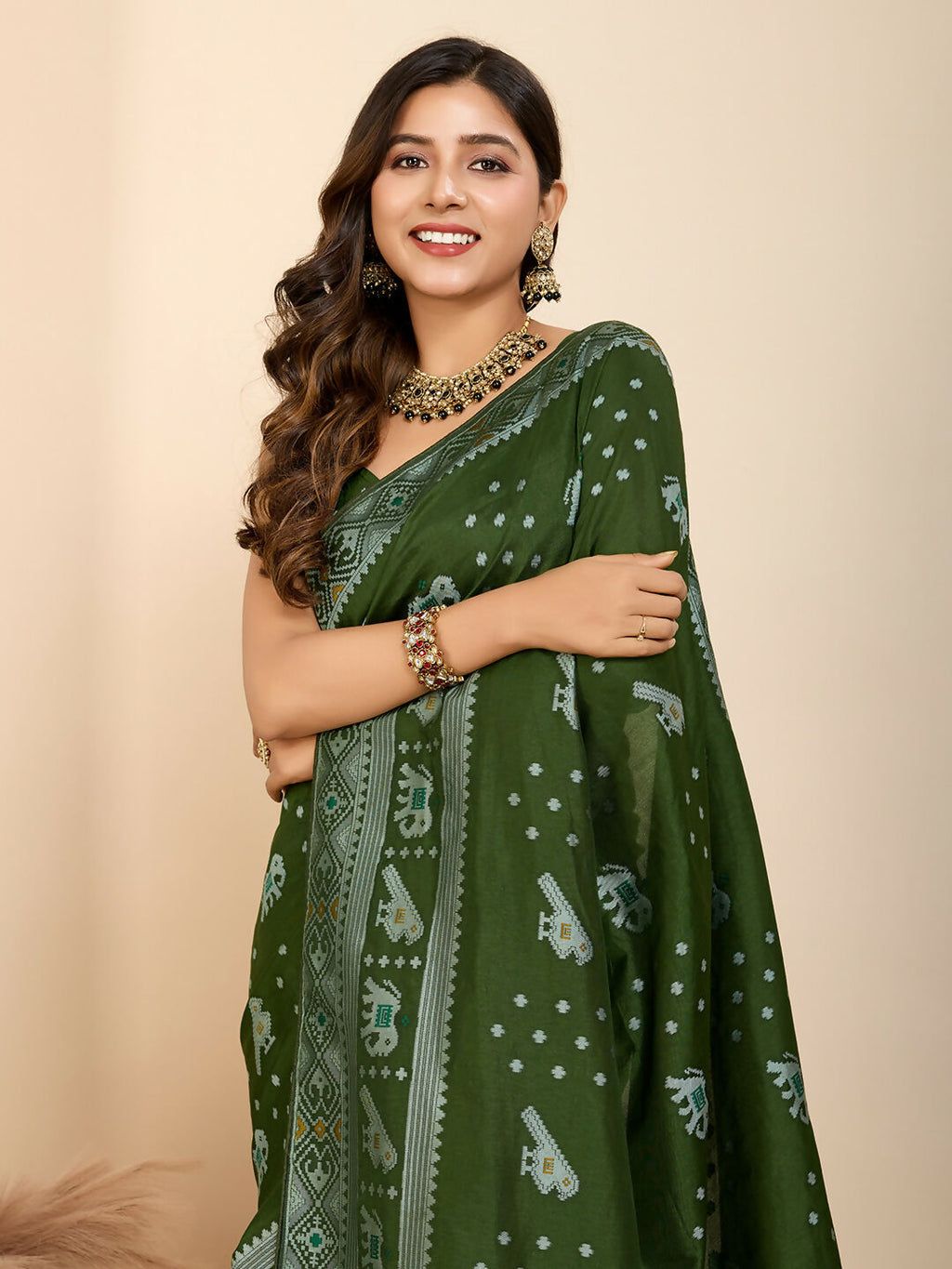 Green Soft Silk Woven Meenakari Designer Saree - Vedanti | Grocsy
