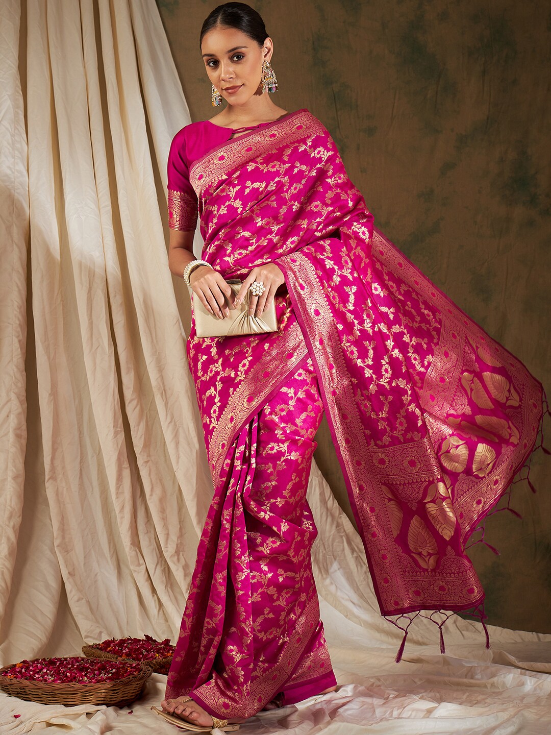 Sangria Pink & Gold-Toned Floral Woven Design Zari Banarasi Saree | Grocsy