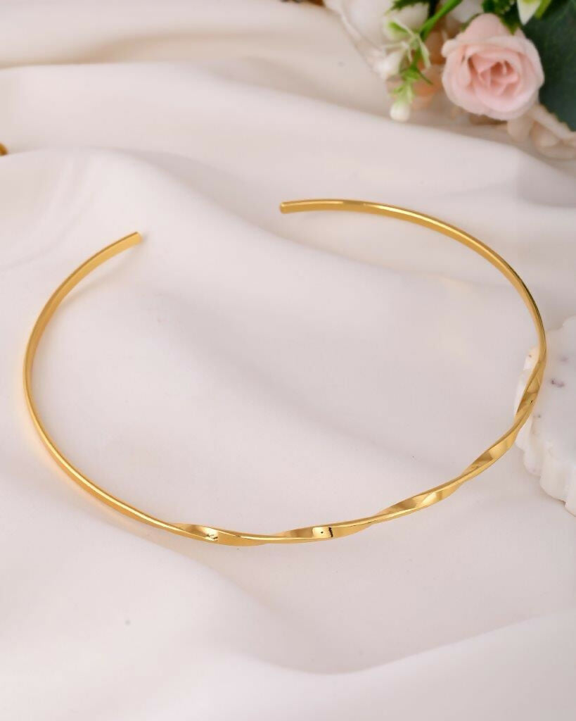 VOJ Gold-Polished Twisted Hasli Necklace | Grocsy