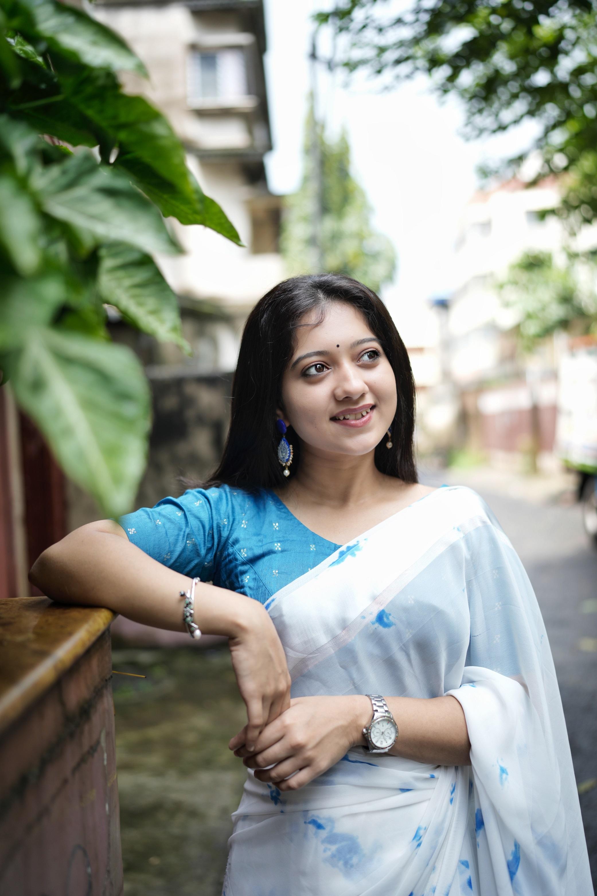 Blue Poly Georgette Tie And Dye Saree with Unstitched Blouse - A2M | Grocsy