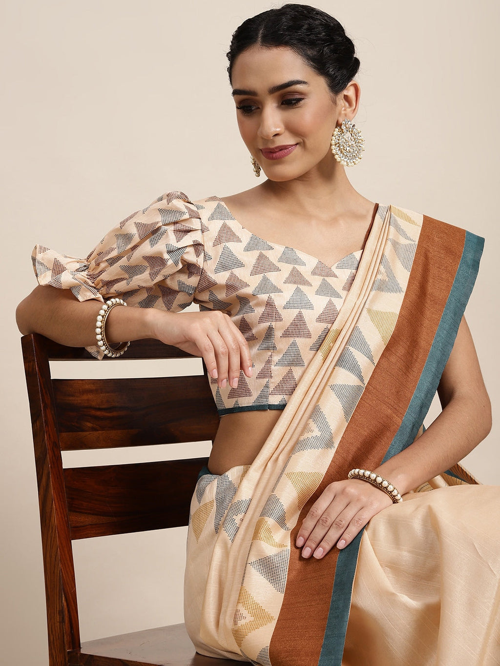 Saree Mall Beige & Brown Geometric Printed Taant Sarees | Grocsy