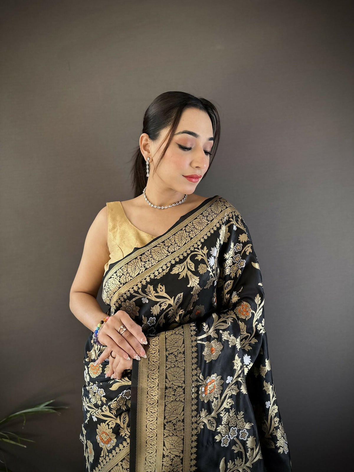 Joban Fashion Black Floral & Ethnic Motifs Design Soft Silk Meenakari Banarasi Saree | Grocsy