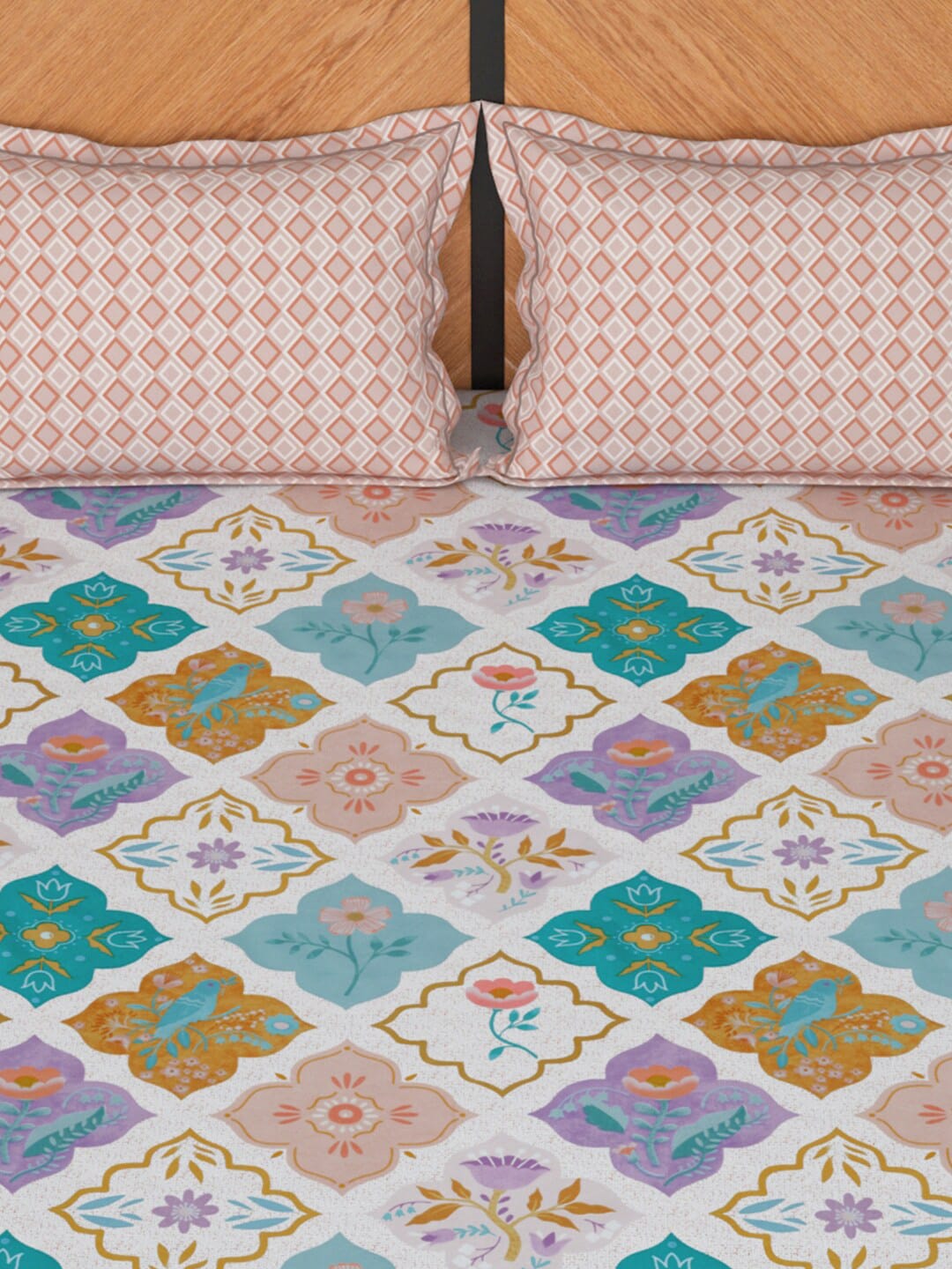Story@home White & Peach-Coloured 180 TC Queen Bedsheet With 2 Pillow Covers | Grocsy