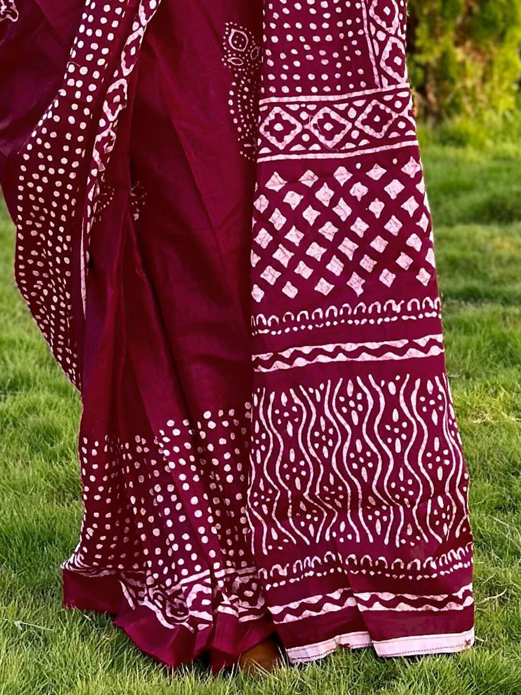 Saree Mall Pink & White Polka Dot Pure Cotton Designer Bagh Sarees | Grocsy