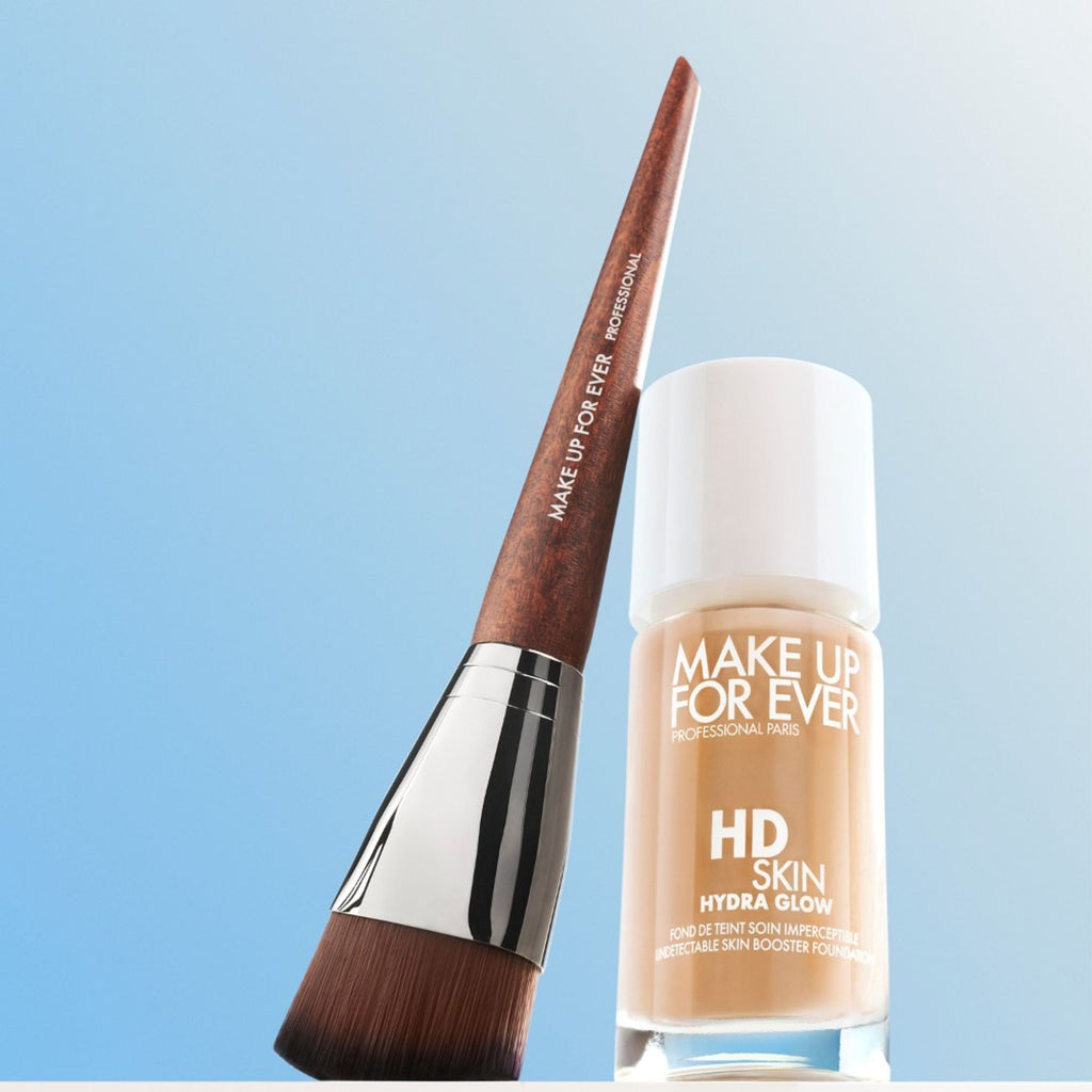 MAKE UP FOR EVER HD Skin Hydra Glow Foundation Brush - 118 | Grocsy