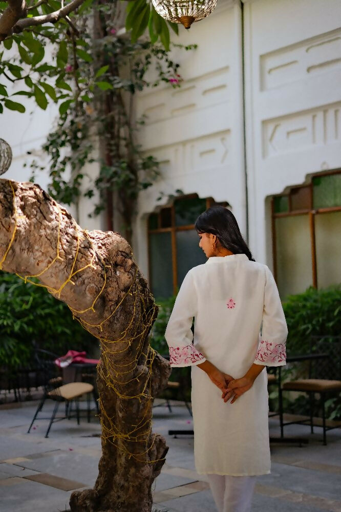 Zibaa Ivory & Pink Muslin Chikankari Kurta | Grocsy