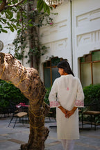 Zibaa Ivory & Pink Muslin Chikankari Kurta | Grocsy