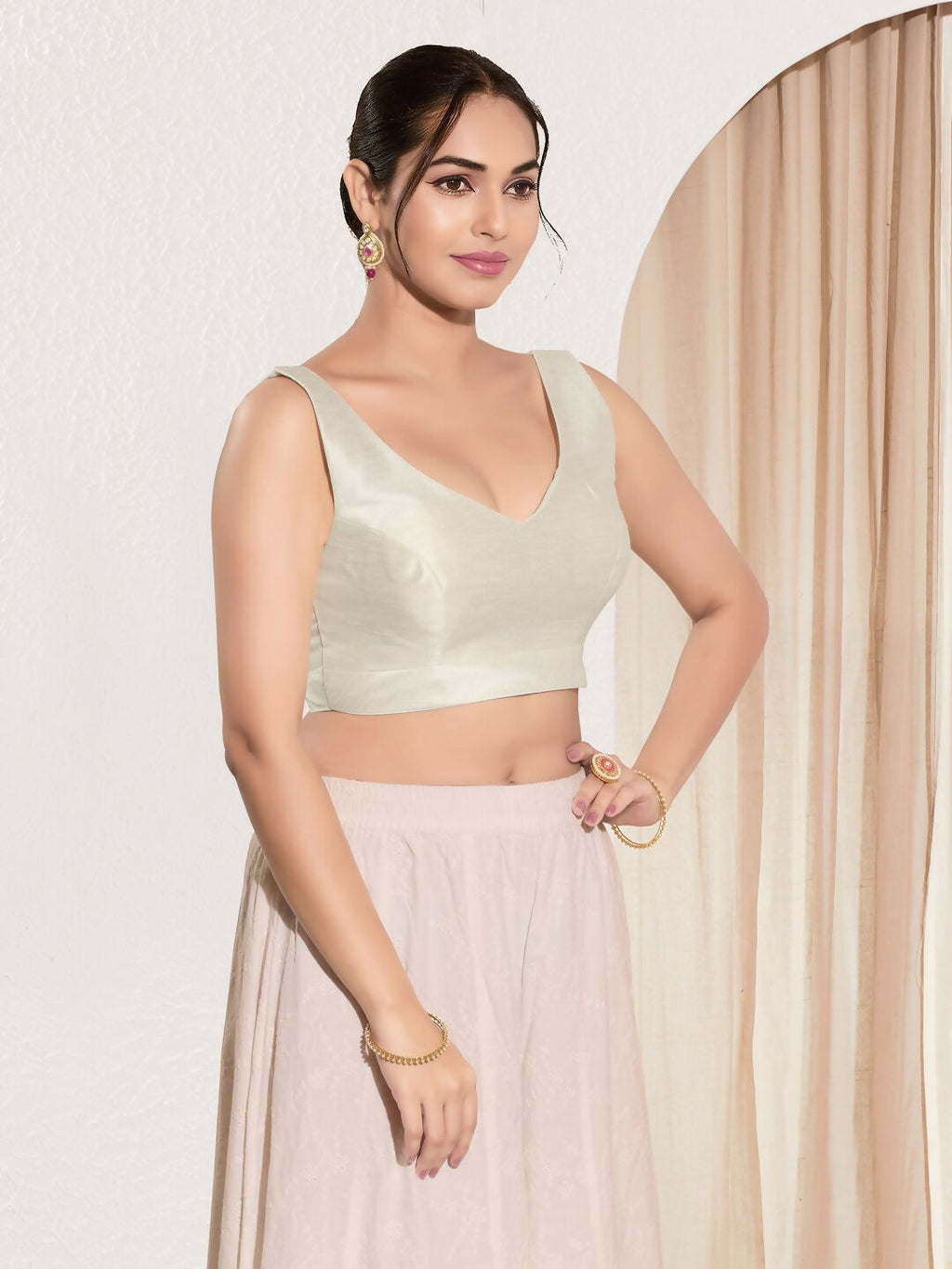 Joban Fashion Off White Mulberry Silk Padded Blouse With Round Neck Sleeveless | Grocsy