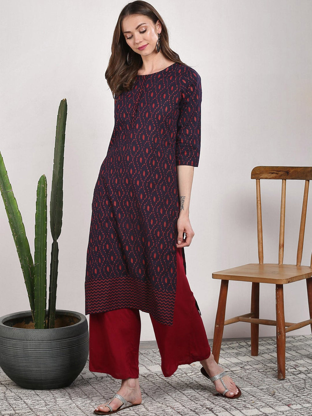 Sangria Women Blue Geometric Printed Straight Kurta | Grocsy
