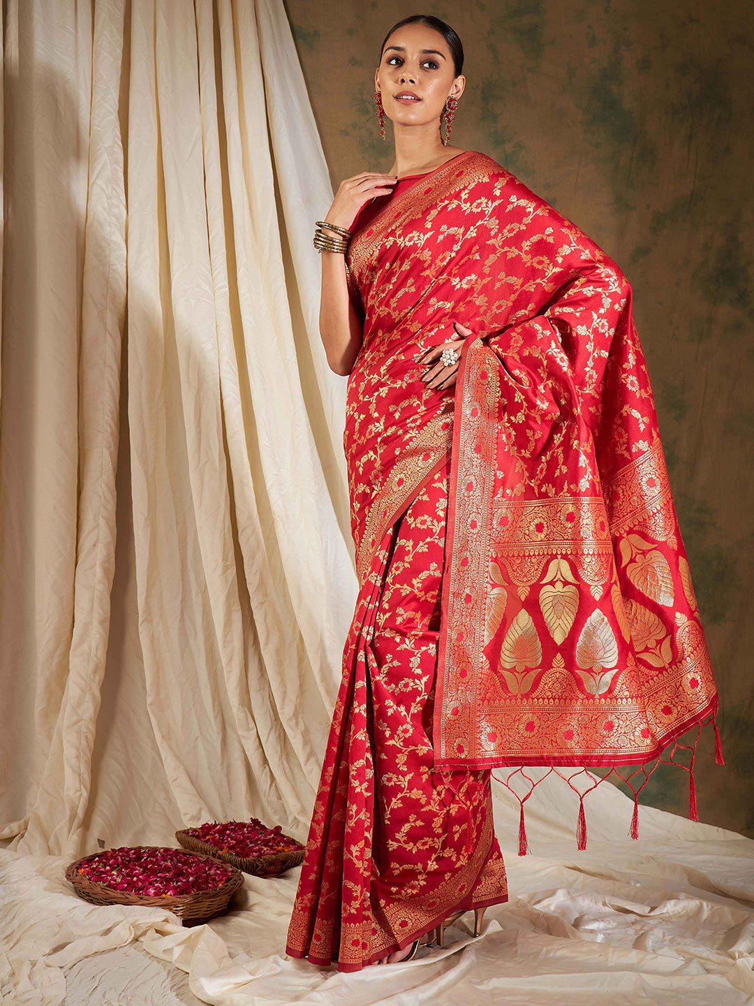 Sangria Red Floral Woven Design Zari Kanjeevaram Saree | Grocsy