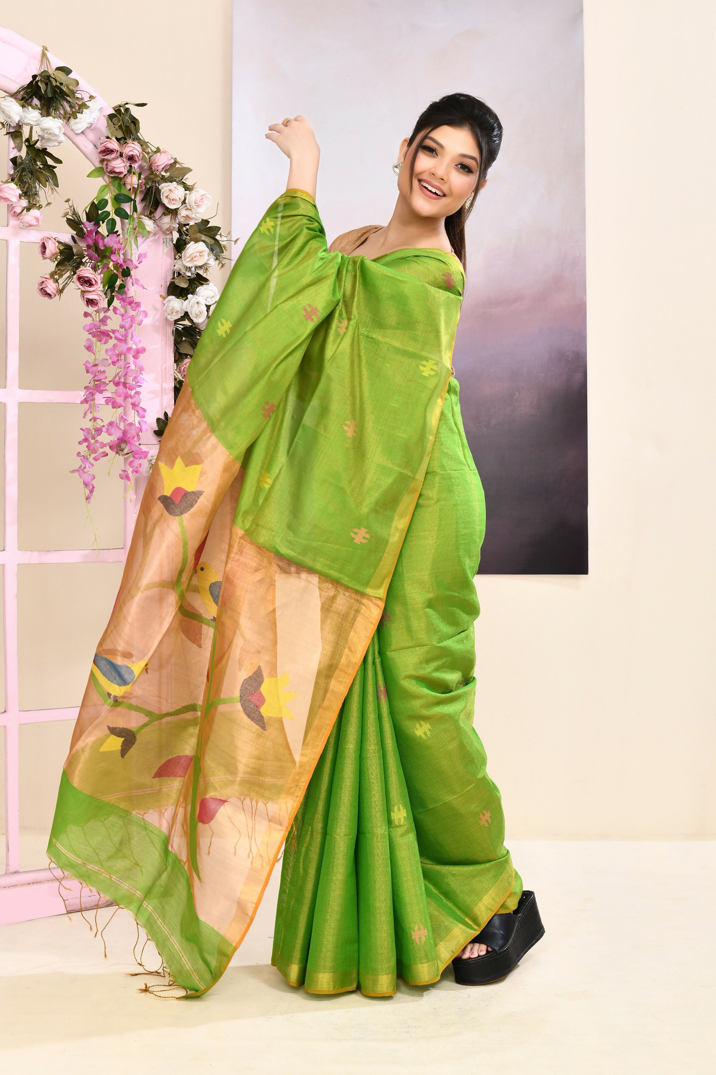 Piyari Fashion Women's Green Embellished Tissue Jamdani Saree | Grocsy