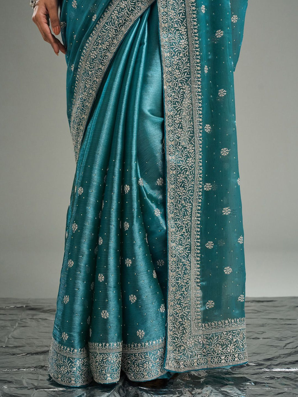 kasee Floral Embroidered Silk Blend Saree | Grocsy