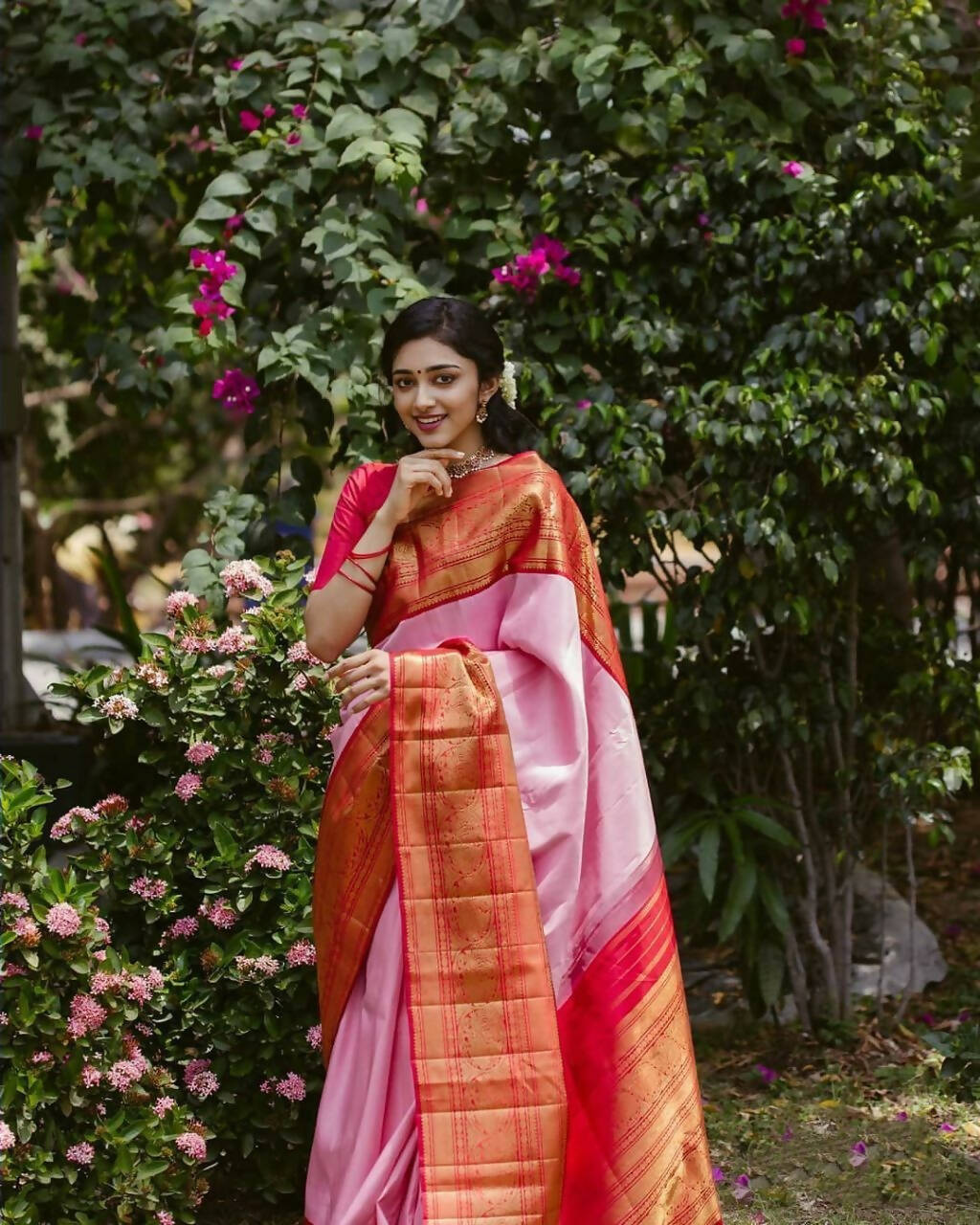 DEIANA'S Beautiful Designer Golden zari Soft Lichi Silk Saree - Baby pink | Grocsy