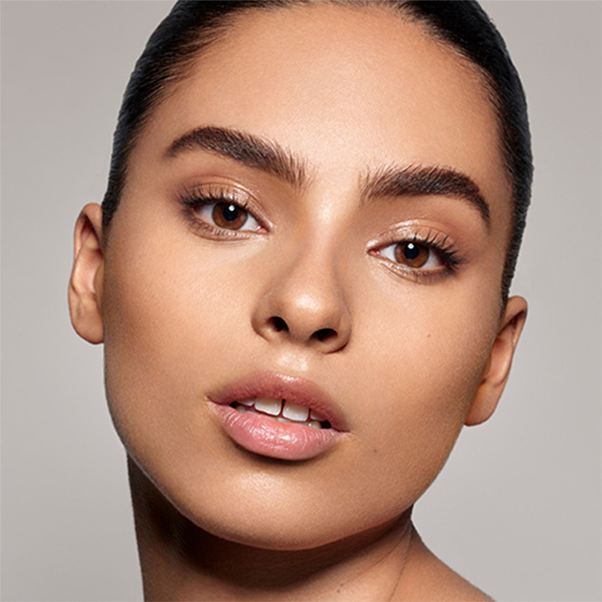 PAT McGRATH LABS Skin Fetish: Sublime Perfection Foundation - Light Medium 14 | Grocsy