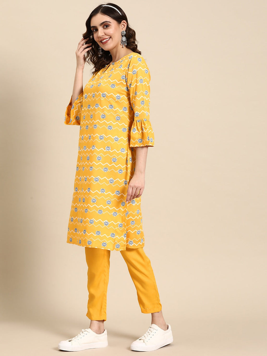 Sangria Women Ethnic Motifs Printed Straight Kurta with Solid Trousers | Grocsy