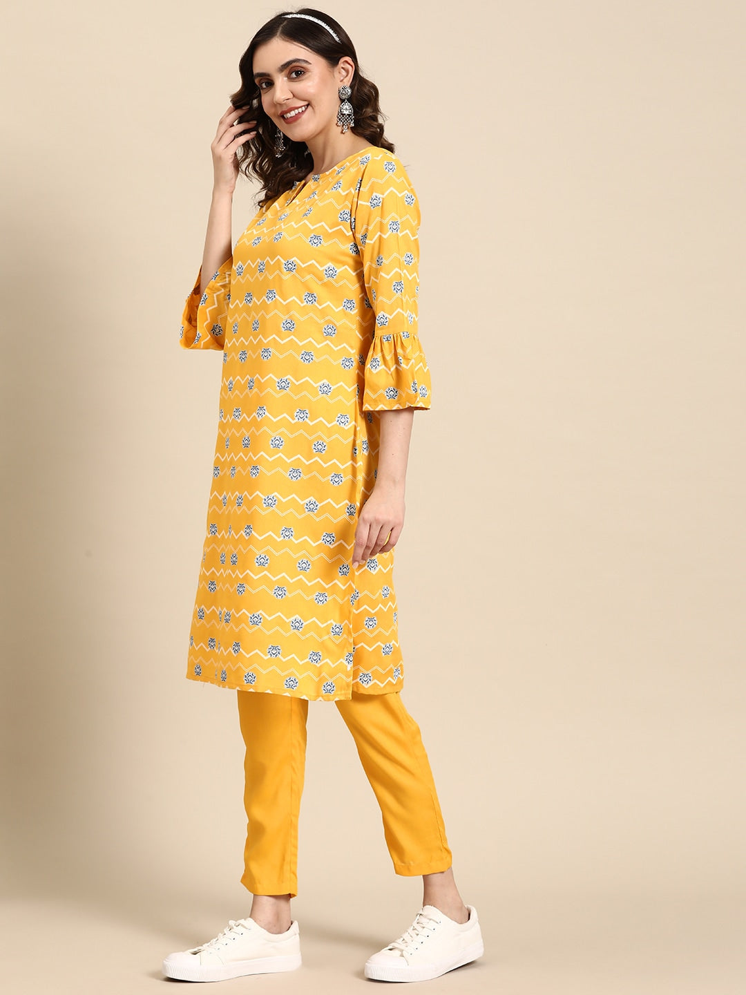 Sangria Women Ethnic Motifs Printed Straight Kurta with Solid Trousers | Grocsy
