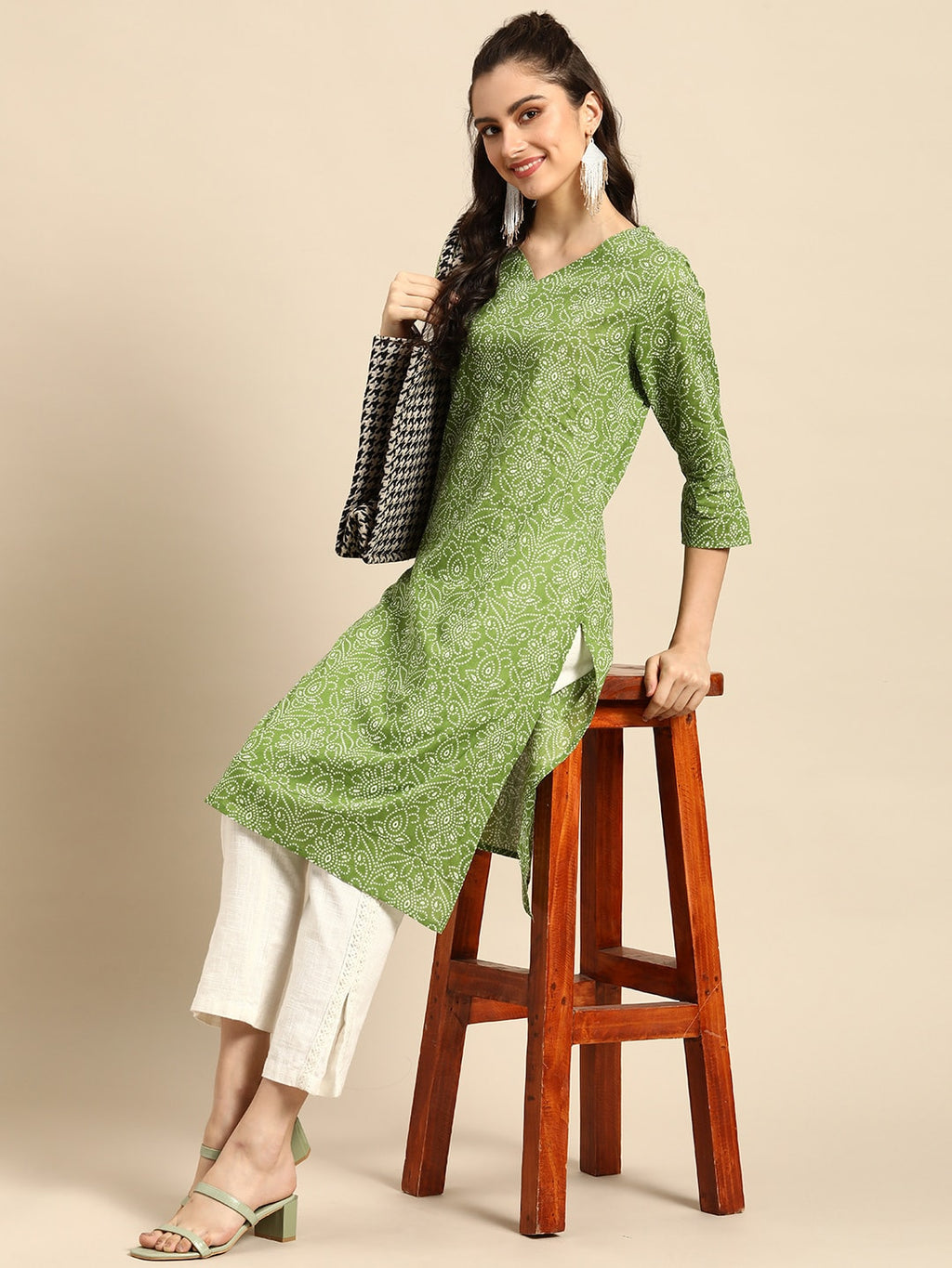 Sangria Women Green Bandhani Printed Pure Cotton Kurta | Grocsy