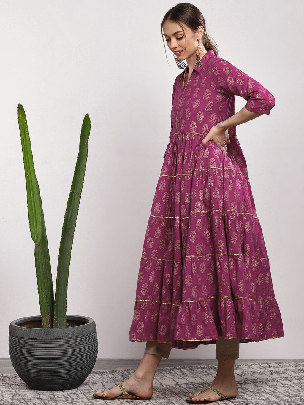 Sangria Women Pink Printed Tiered Anarkali Kurta | Grocsy