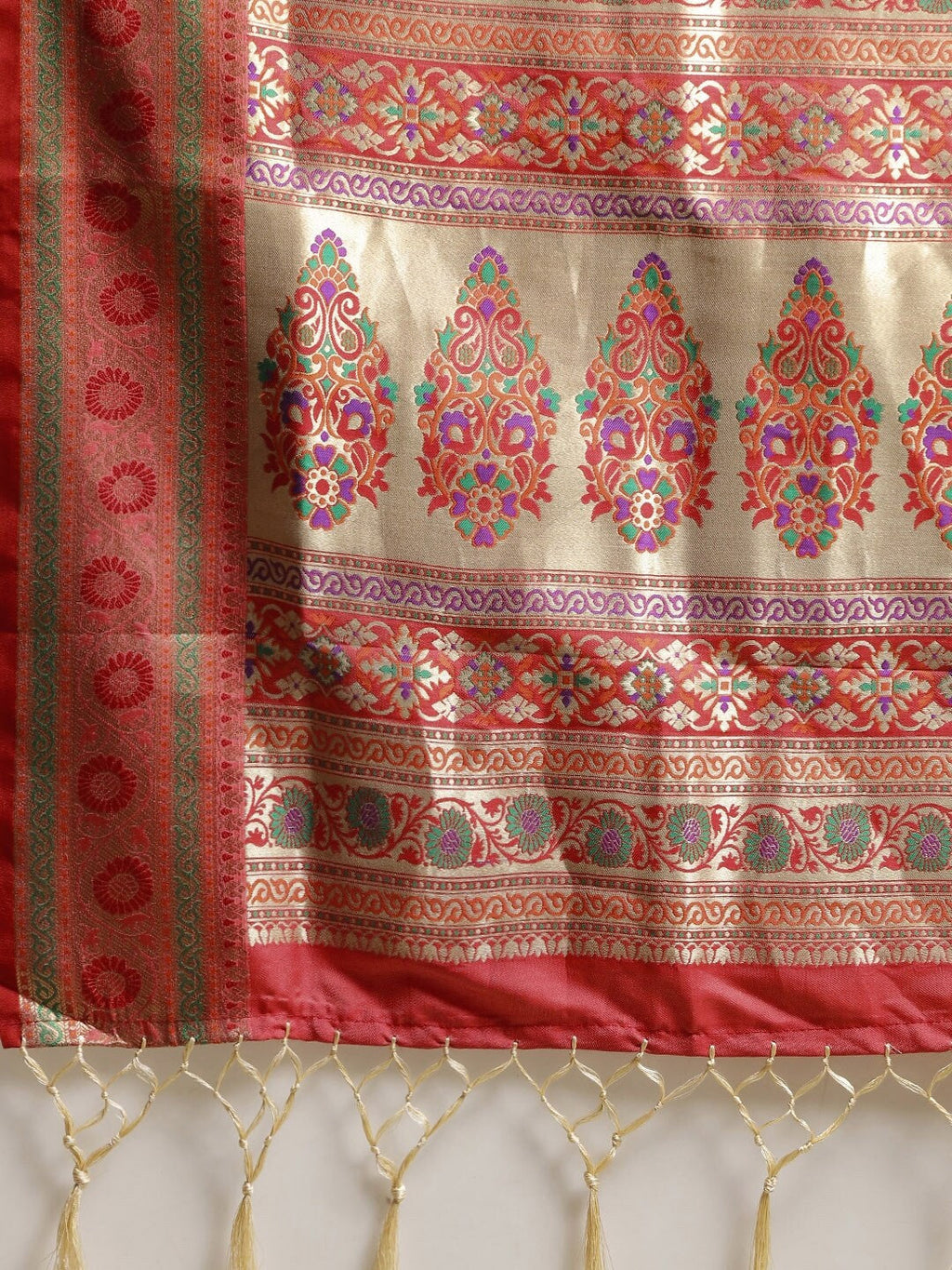 Saree Mall Cream Silk Blend Banarasi Sarees | Grocsy