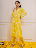 HOUSE OF KARI Floral Embroidered Chikankari Kurta | Grocsy