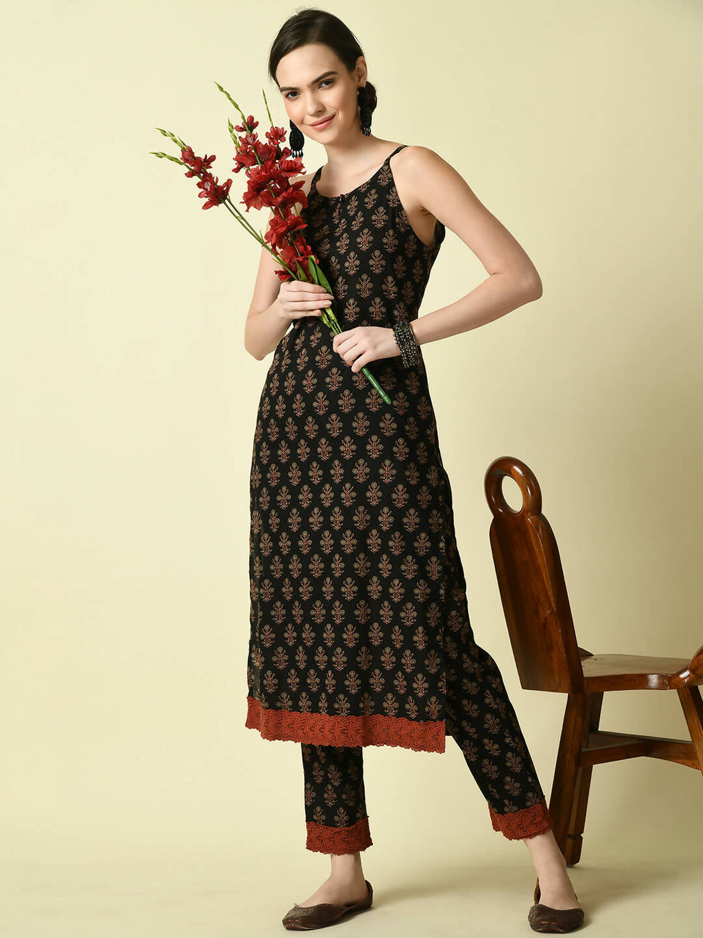 Myshka Women's Black Printed Kurta With Trouser | Grocsy