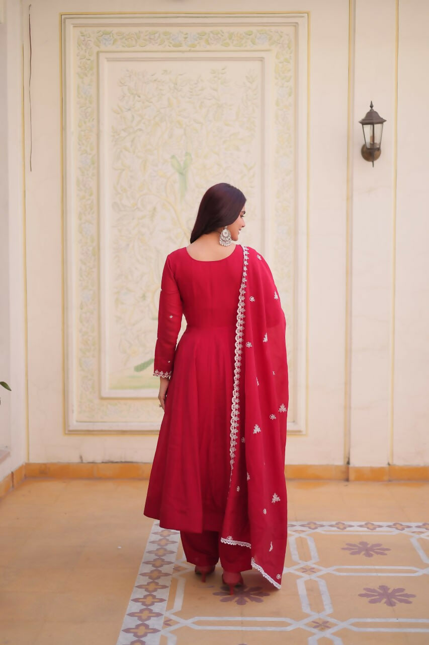 Teeya Creation Womens New Mul Chanderi With Beads Embroidery-Work Kurta Set | Grocsy