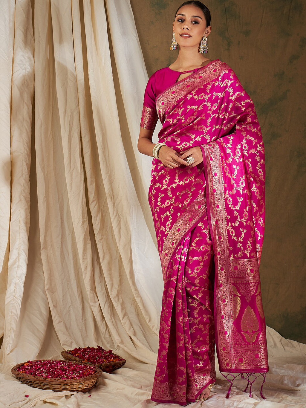 Sangria Pink & Gold-Toned Floral Woven Design Zari Banarasi Saree | Grocsy