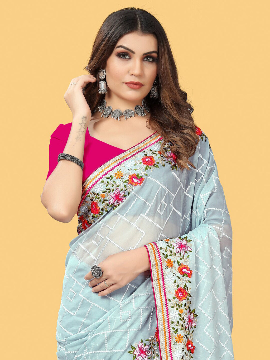 Sangria Grey & Red Geometric Embroidered Organza Sungudi Sarees | Grocsy
