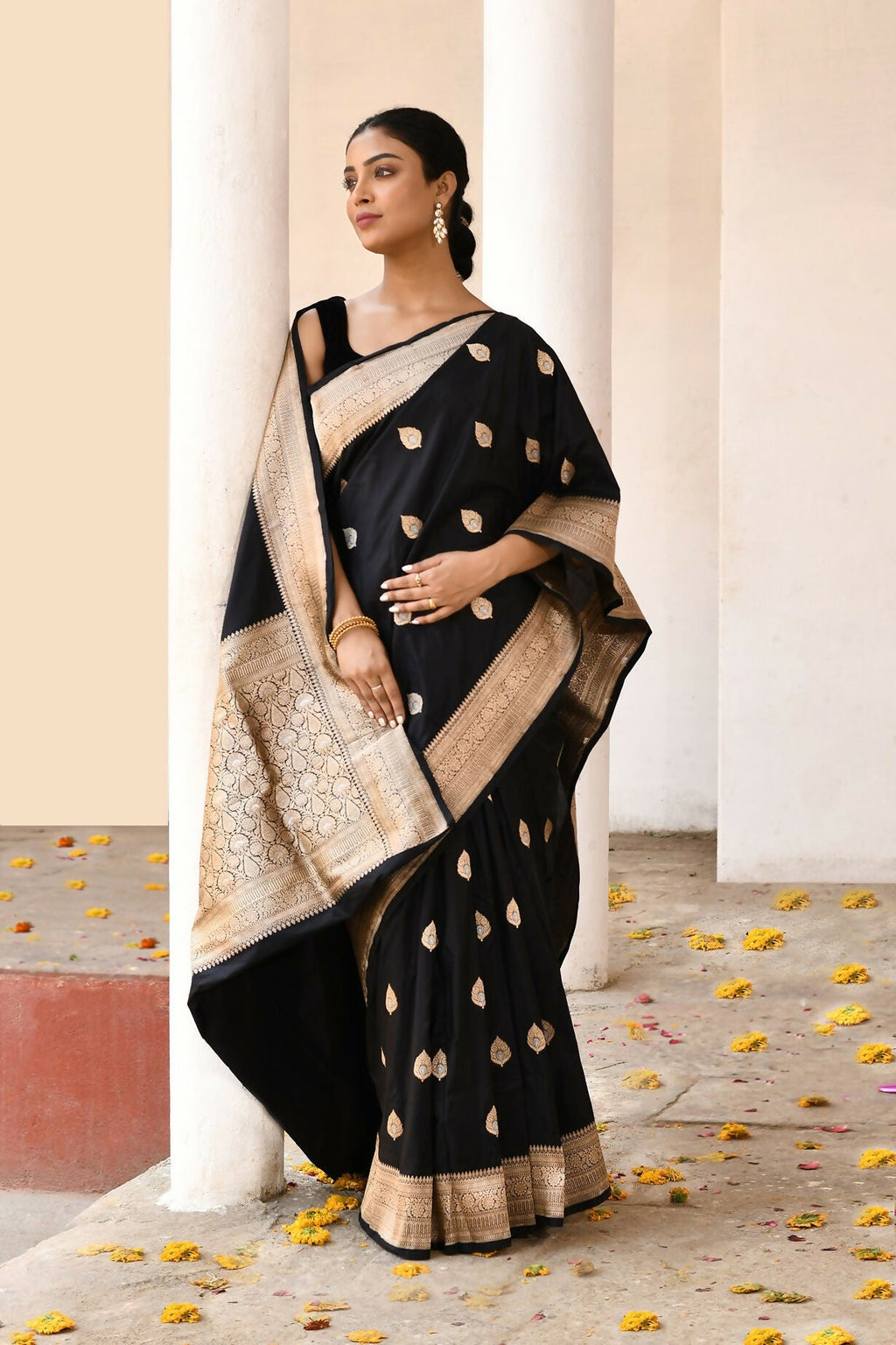 Joban Fashion Black Pure Katan Pure Handloom Banarasi Silk Saree | Grocsy