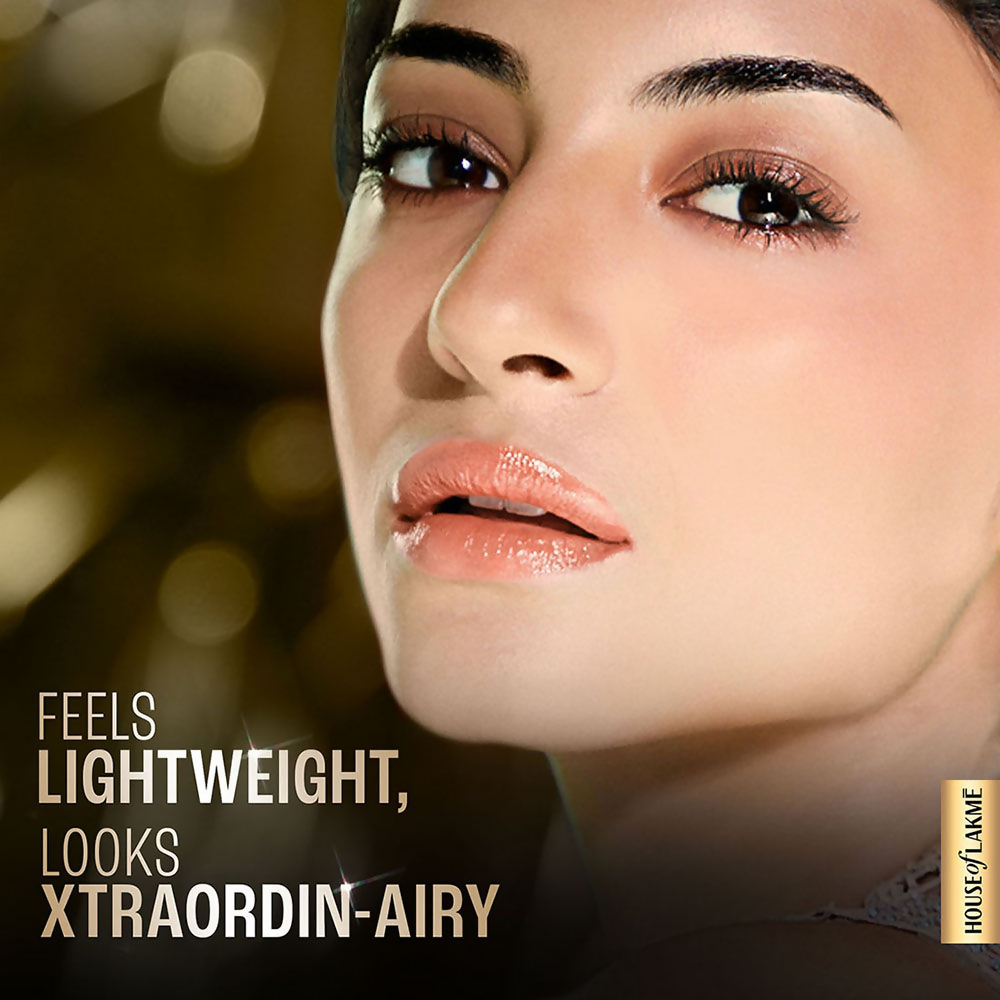 Lakme Xtraordin Airy Mattreal Mousse - Gold Med | Grocsy