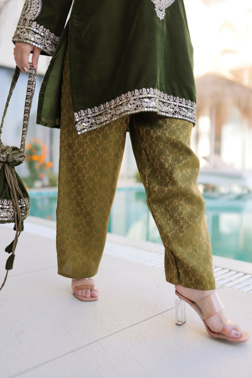 Teeya Creation Womens New Green Velvet With Rich Zari Coding Embroidered Work Kurta Pant Set | Grocsy