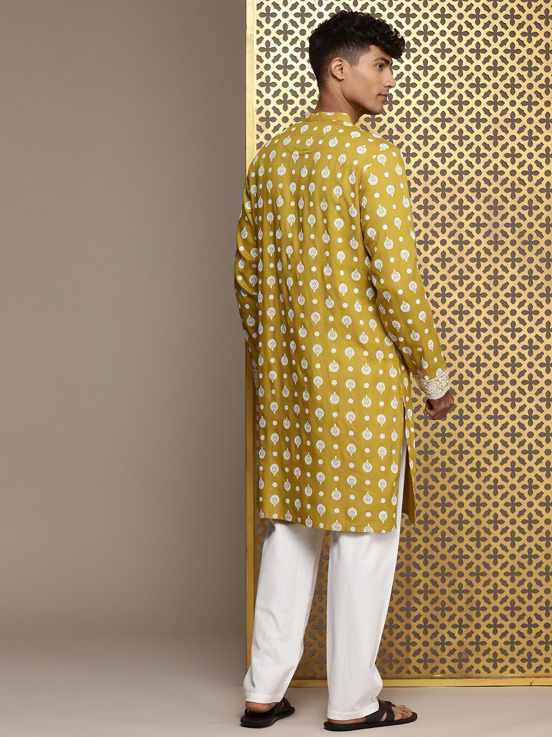 House of Pataudi Jashn Ethnic Motifs Printed Kurta | Grocsy