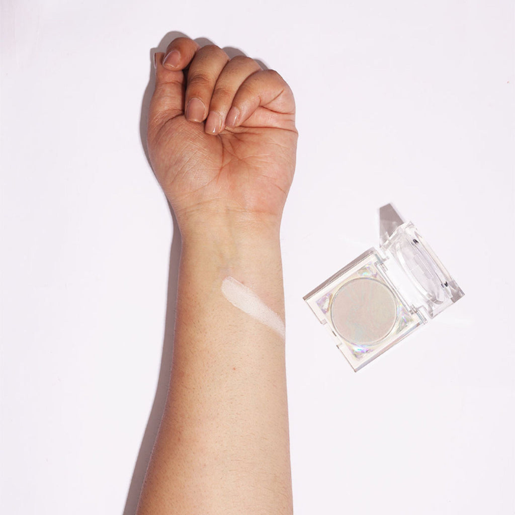 Makeup Revolution Mood Switch Aura Powder - Universal Prism | Grocsy
