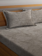 KLOTTHE 300 TC Woolen King Bedsheet with 2 Pillow Covers | Grocsy