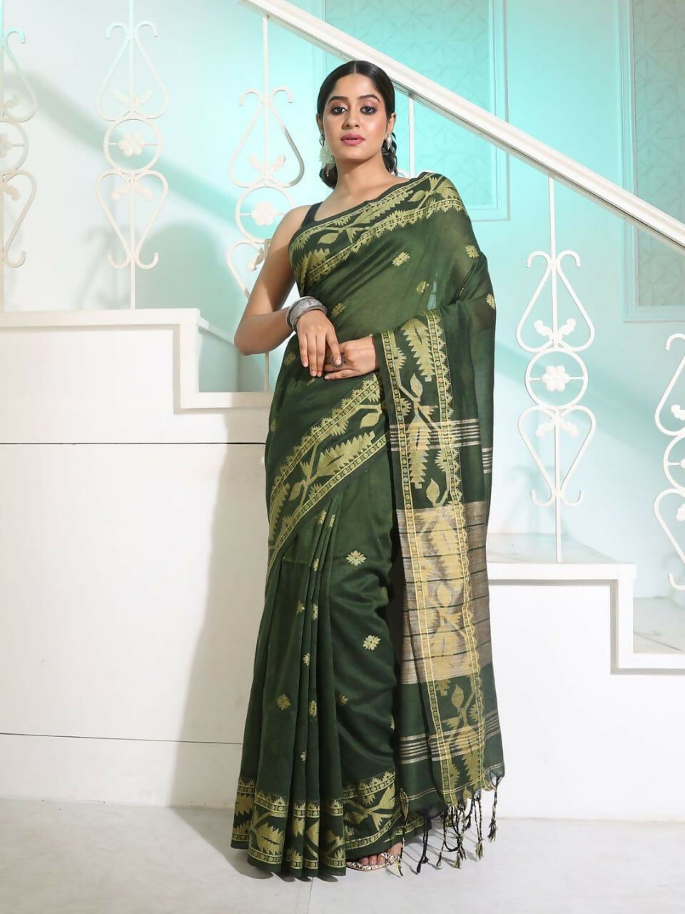 Exclusive Collection Beautiful Olive Pure Cotton Woven Handloom Saree With Running Blouse Piece | Grocsy
