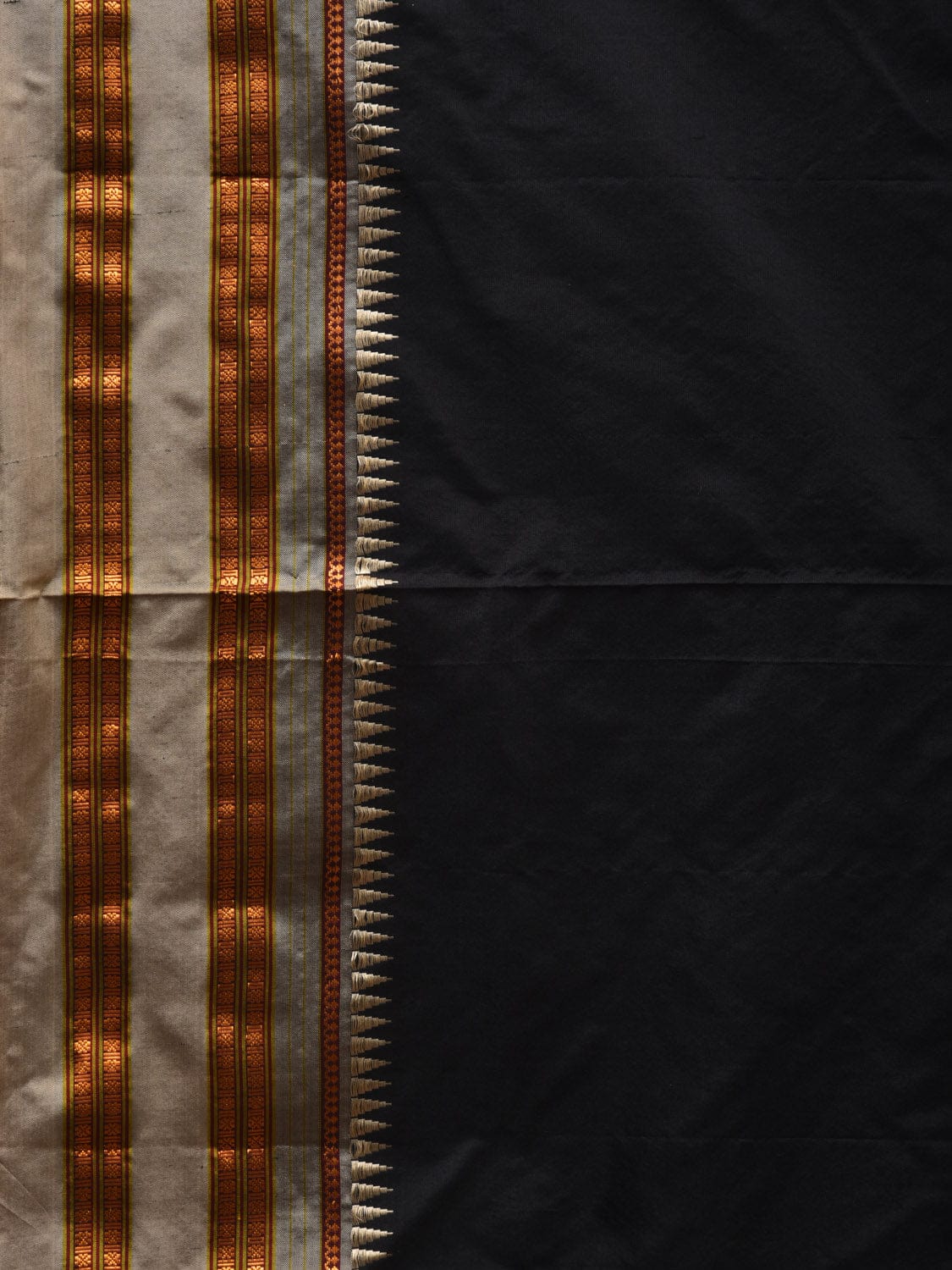Black and Cream Narayanpet Silk Handloom Plain Saree with Traditional Border Design No Blouse - Global Threads | Grocsy