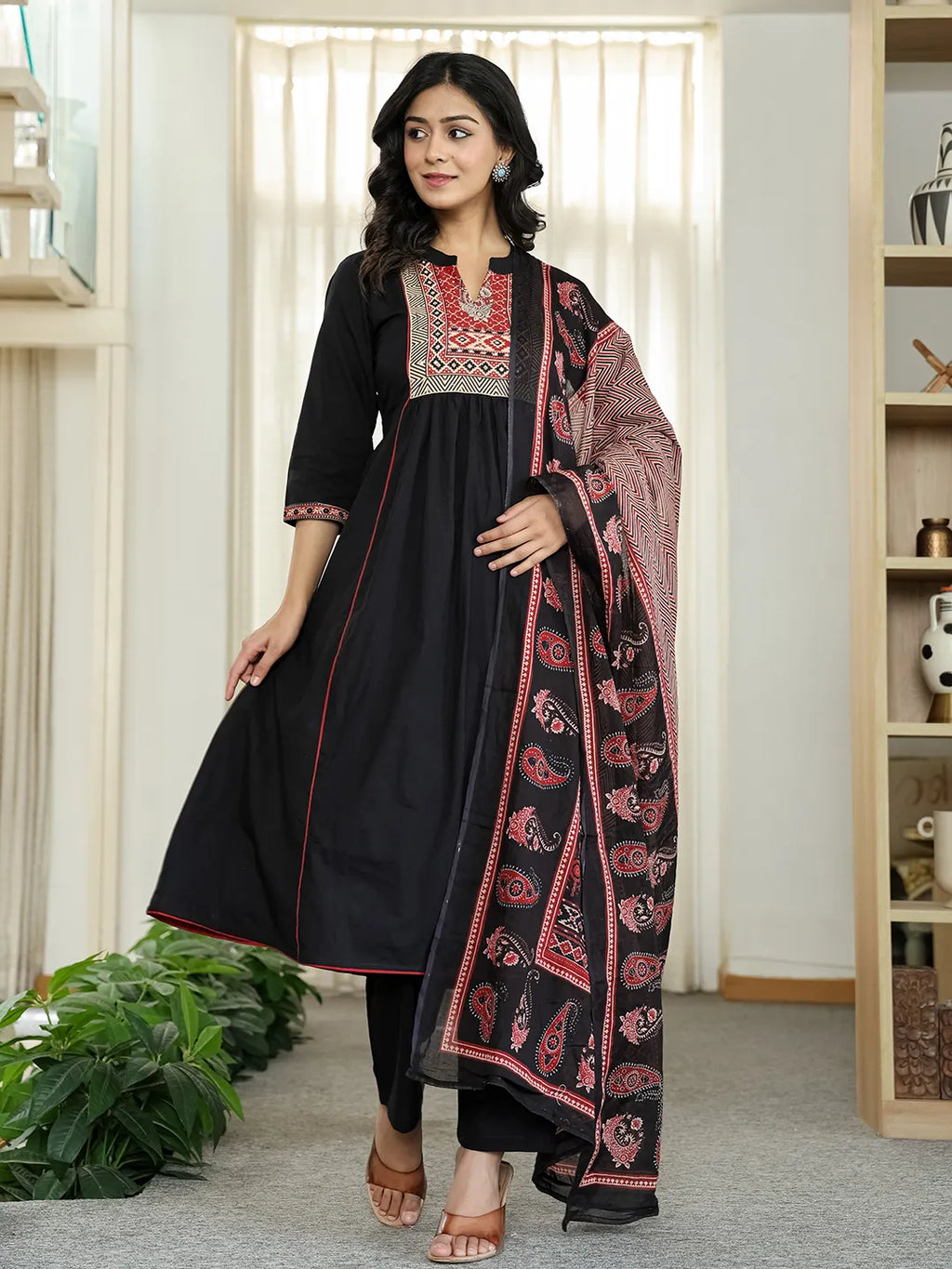 Yufta Black Cotton A Line Mandarin Collar Gathered Kurta Dupatta Set | Grocsy
